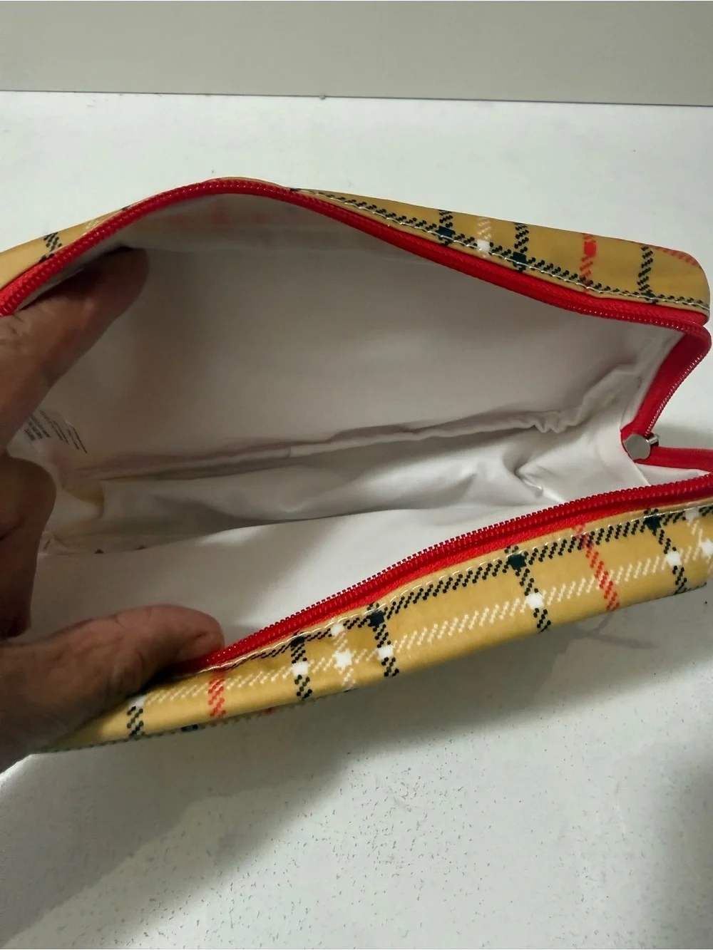 Polyester toiletry bag, SCOUT 3-Way Bag in Burrrberry plaid pattern
